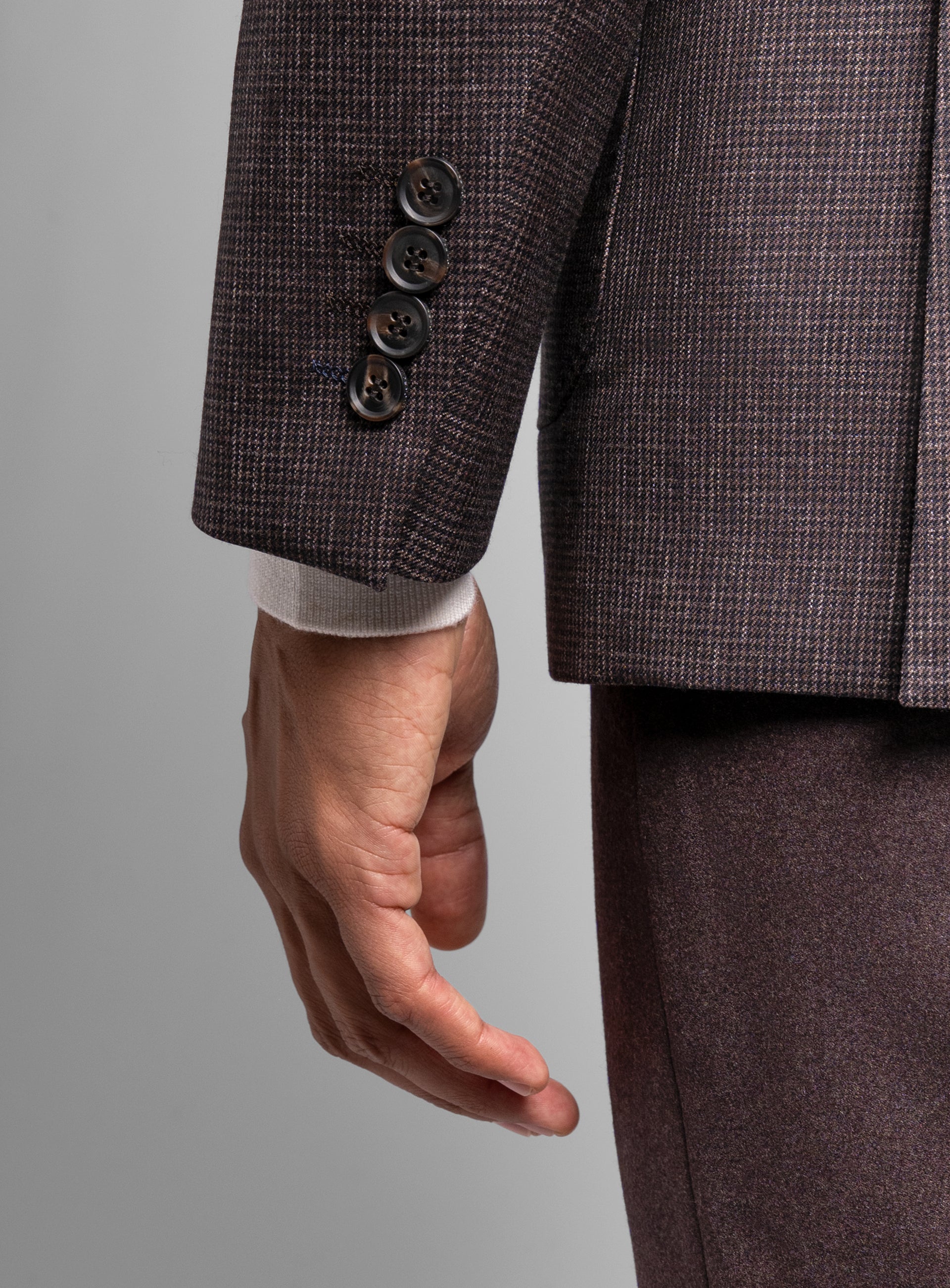 The sleeves on the Mondovi Puppytooth Brown Jacket