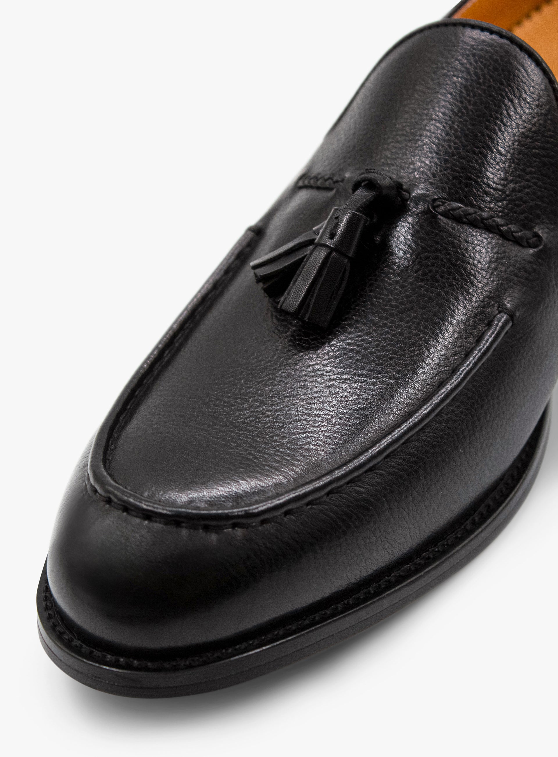 The top of the Verdi Tassel Black Loafer