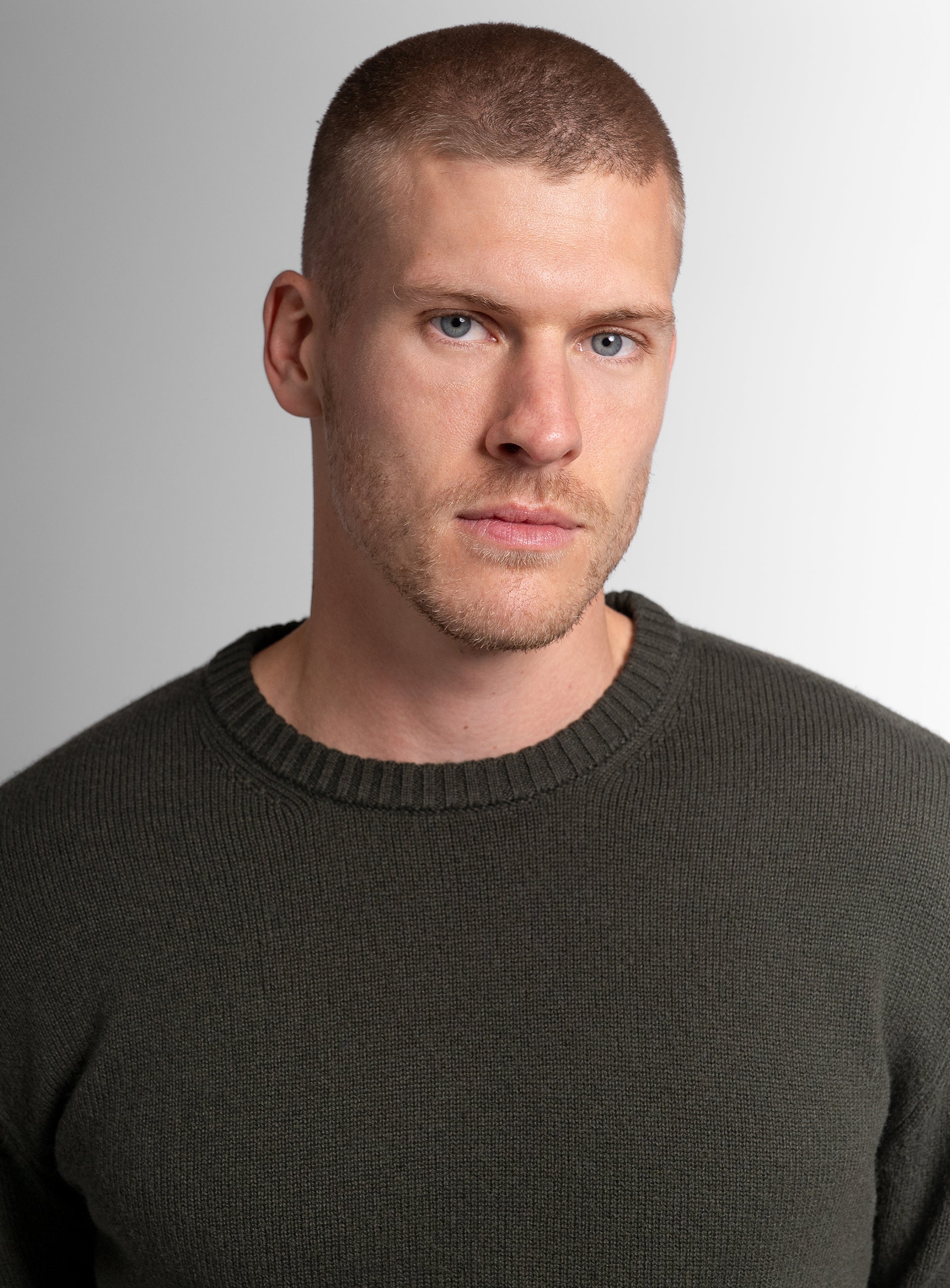 Wool/Cashmere Olive Crew Neck Knit