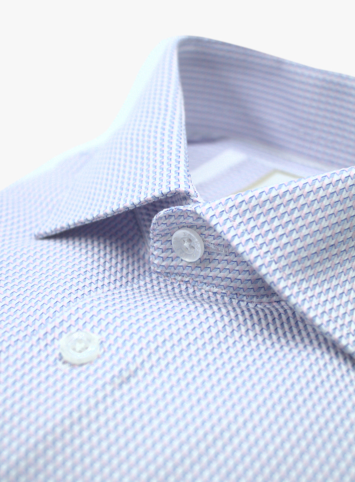 Milan pink, light blue and white houndstooth shirt, cutaway collar close-up