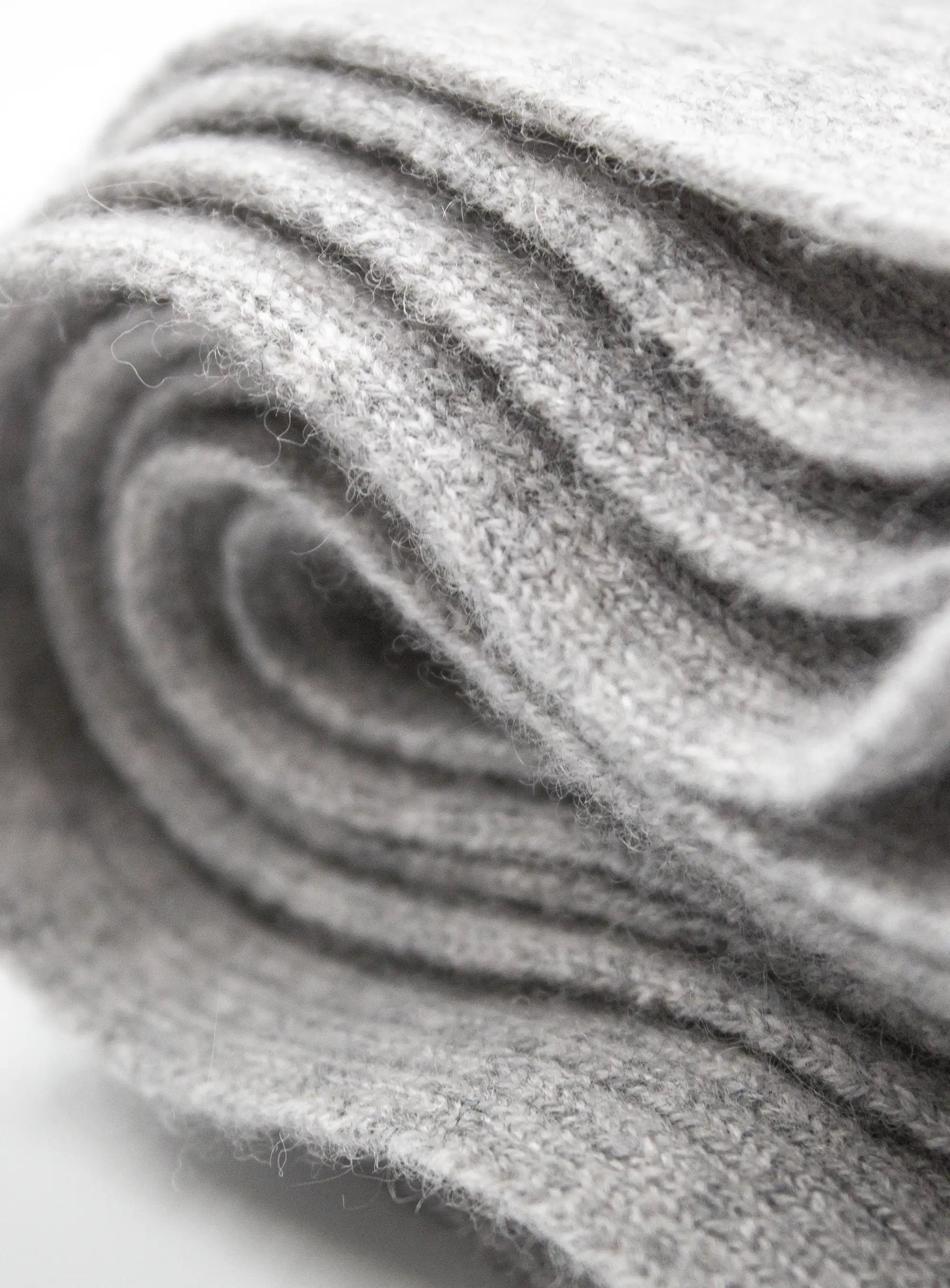 Wool/Cashmere Fine Rib Scarf
